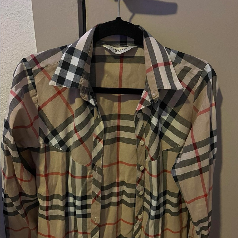 burberry females Size S dress shirt